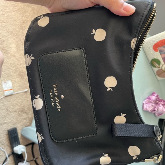 Kate Spade Apples Crossbody - Picture 12 of 13